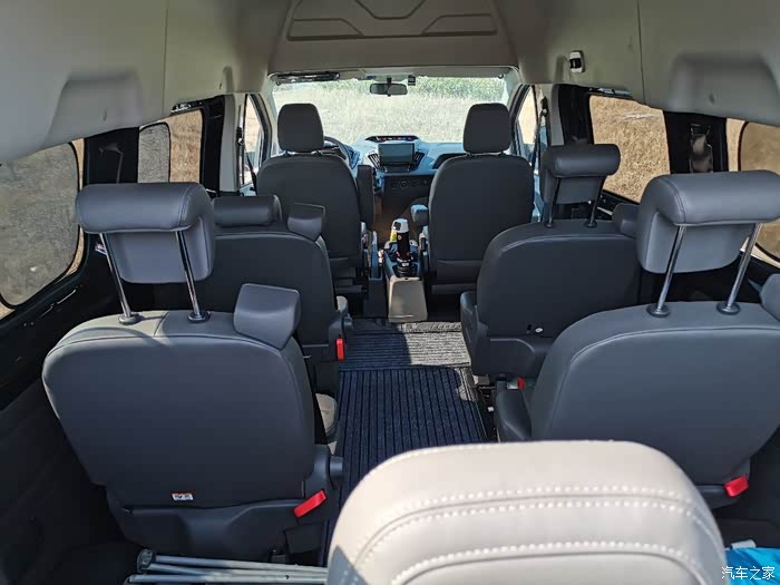 福特新全顺9座中顶商旅