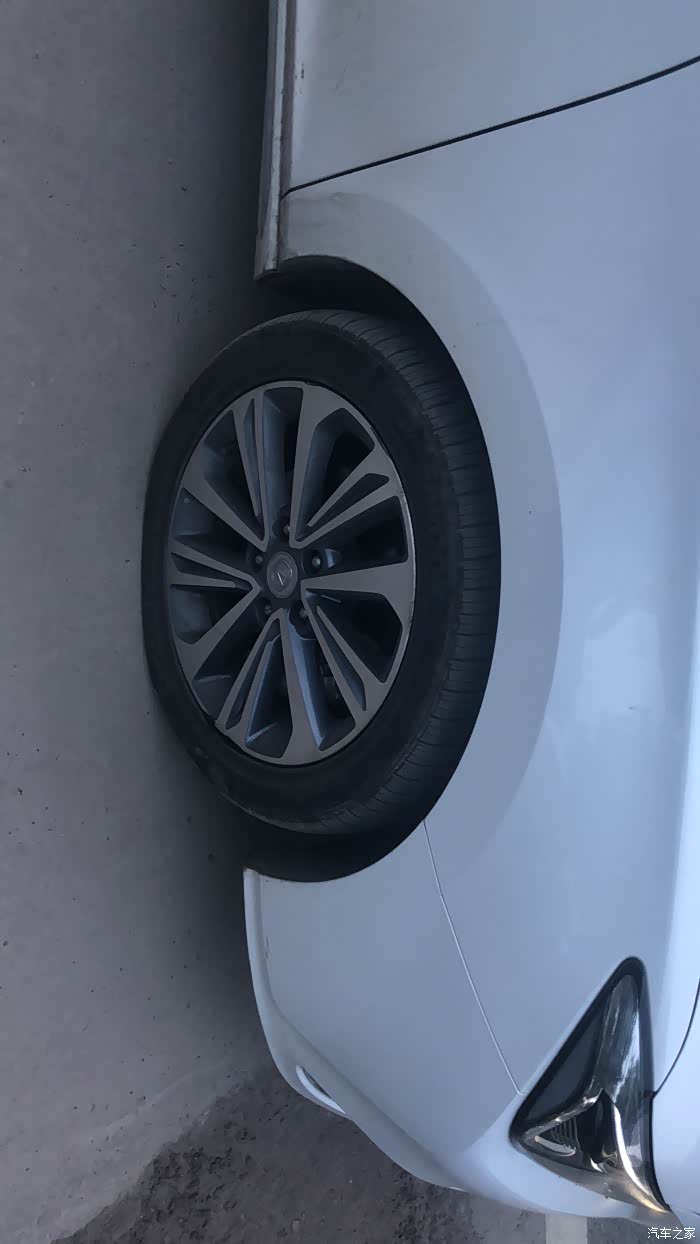 爆胎了哎一年不到