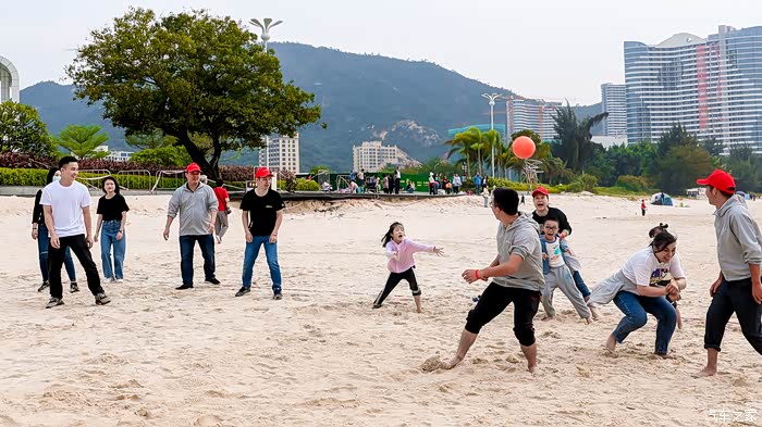 躲避球,玩的小朋友哈哈大笑