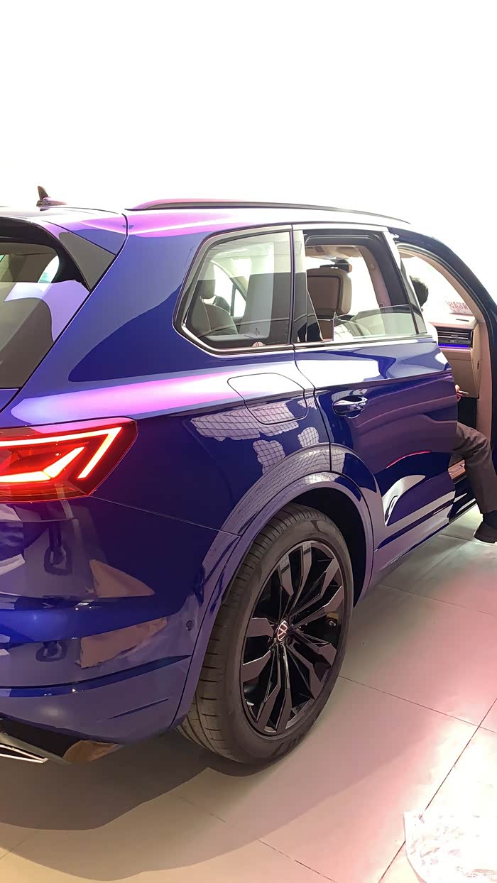 锐尊30魅影蓝提车