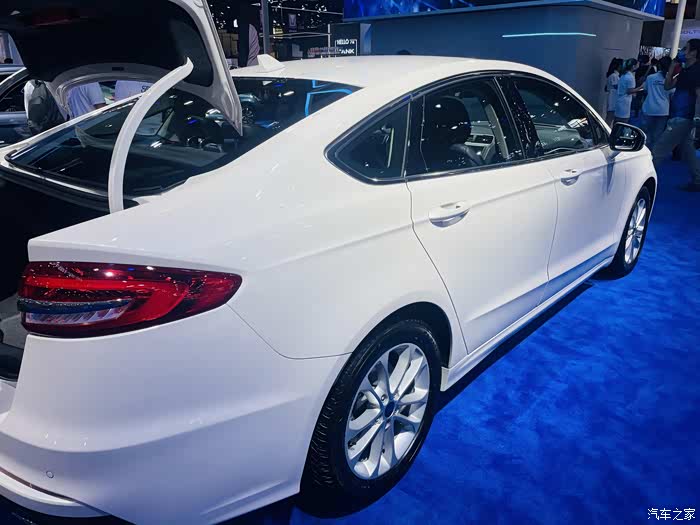 2021广州车展广州车展最后的福特蒙迪欧