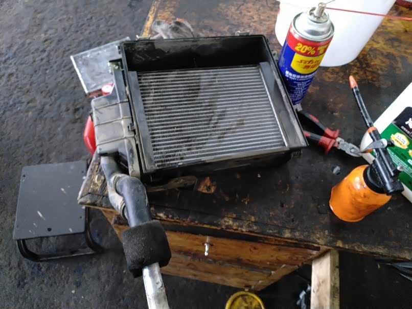 07款普桑畅景暖风机更换作业