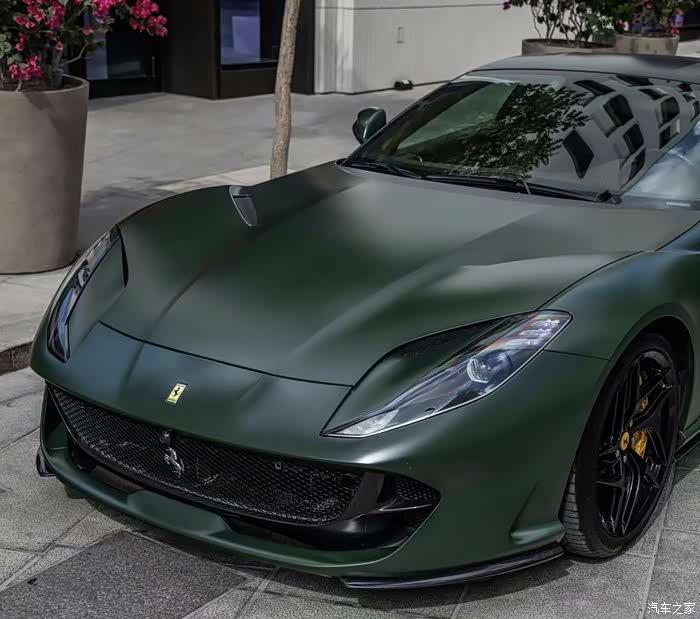 这样的哑光绿颜色真帅气!