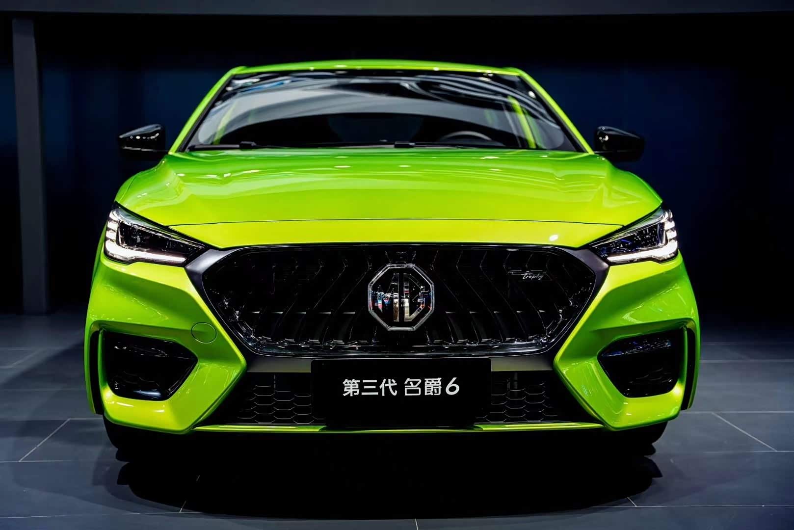 第三代名爵6 漂亮的绿色很亮眼啊!