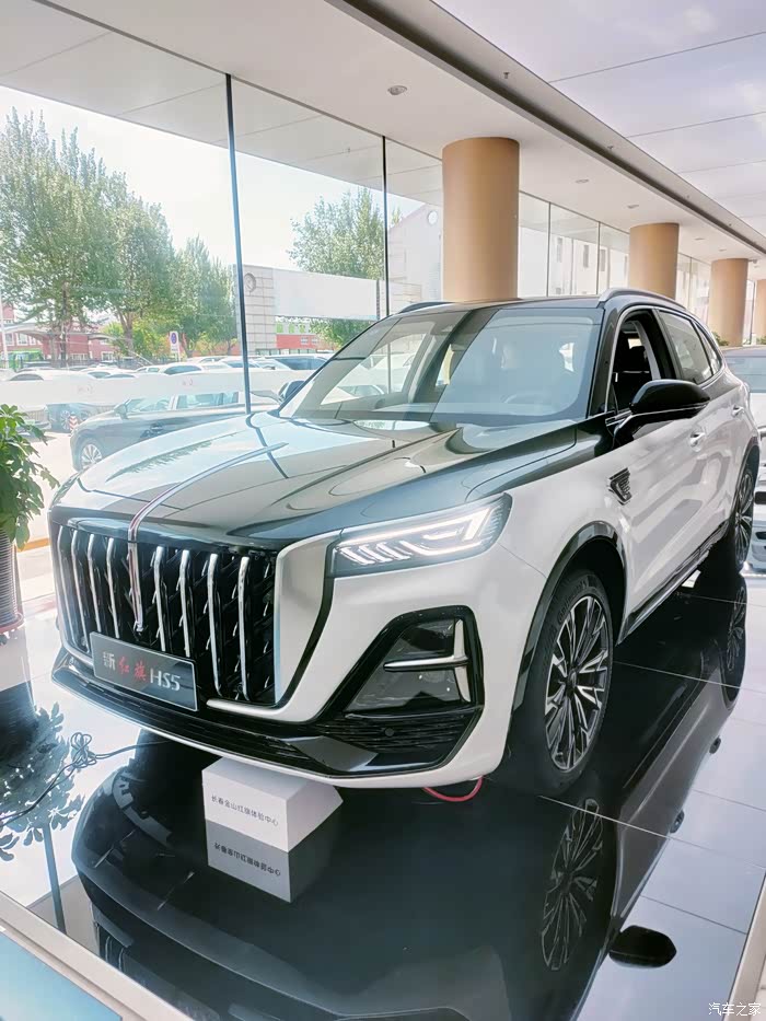新红旗hs5b级豪华suv探店