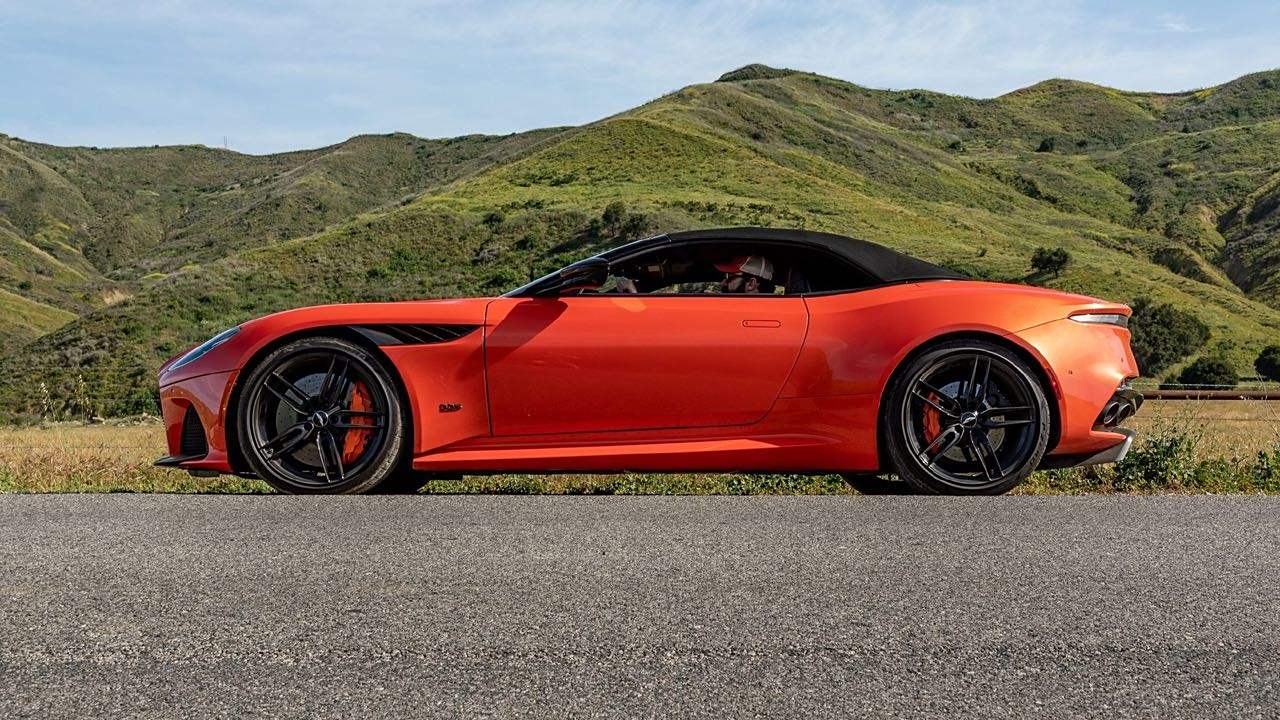 aston martin dbs superleggera