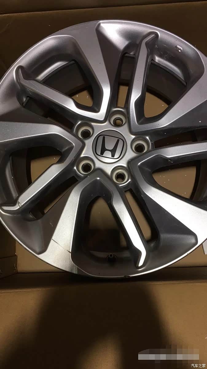 雅阁原车原装轮毂17寸四个九成新给钱就卖