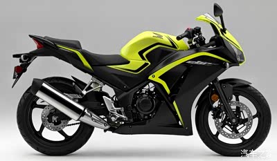 高颜值长腿摩女,爆改泰版honda——cbr300r_本田摩