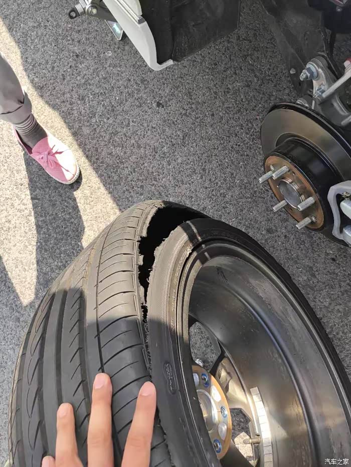 【图】新车高速爆胎,如何申诉,急急急_雅阁论坛_汽车之家论坛