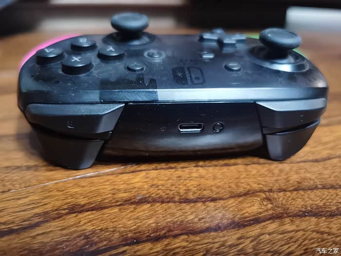 任天堂nintendoswitch游戏机配件nspro手柄展示