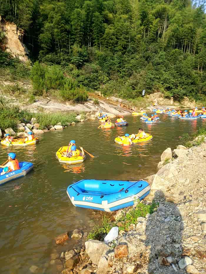 推荐一个安吉仙龙峡漂流两日游的行程