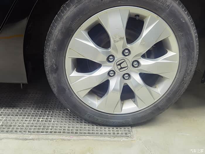 出八代雅阁17寸原车轮毂,4个