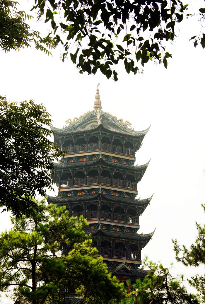 敢发就敢送俯瞰都江堰水利工程之全貌登玉垒山