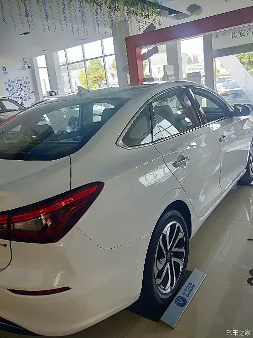 精灵18款二代逸动