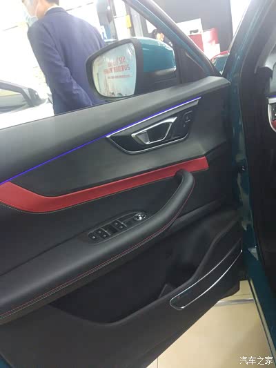 时尚大气的全新一代瑞虎7