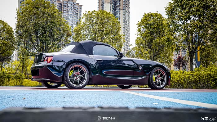 玩转改装车如何让一台老车焕发青春宝马z4e85翻新改装