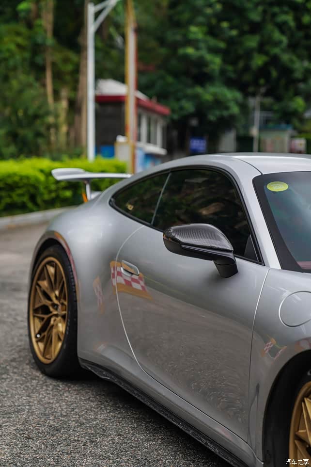 【图】gt银 金色轮毂 配 碳纤维包围 怎么说_保时捷911论坛_汽车之家