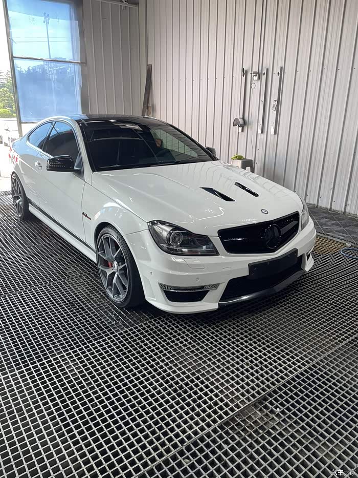 出奔驰c63507coupe
