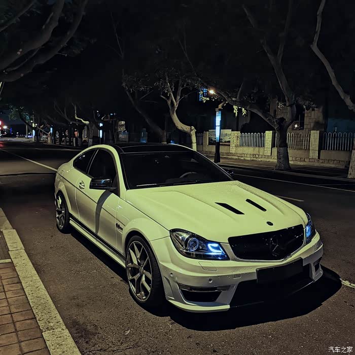 出奔驰c63507coupe