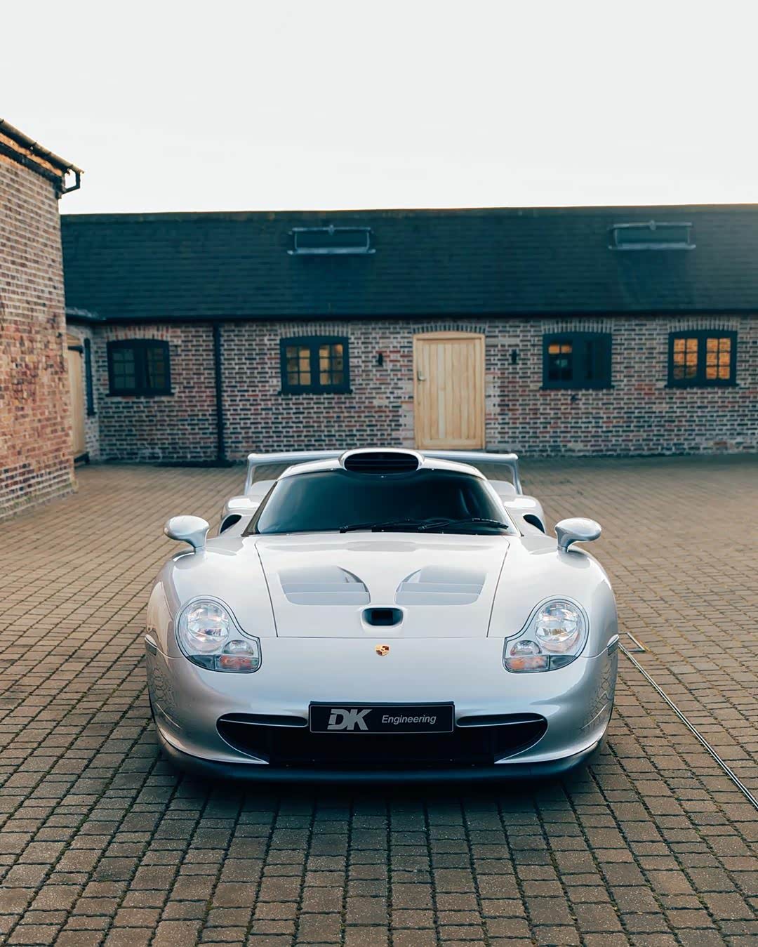 保时捷911gt1这是一台罕见的独角兽的确不是寻常路