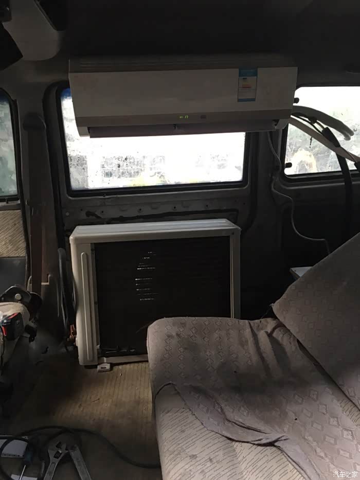 面包车尝试安装驻车空调,以后准备安装在全顺车上