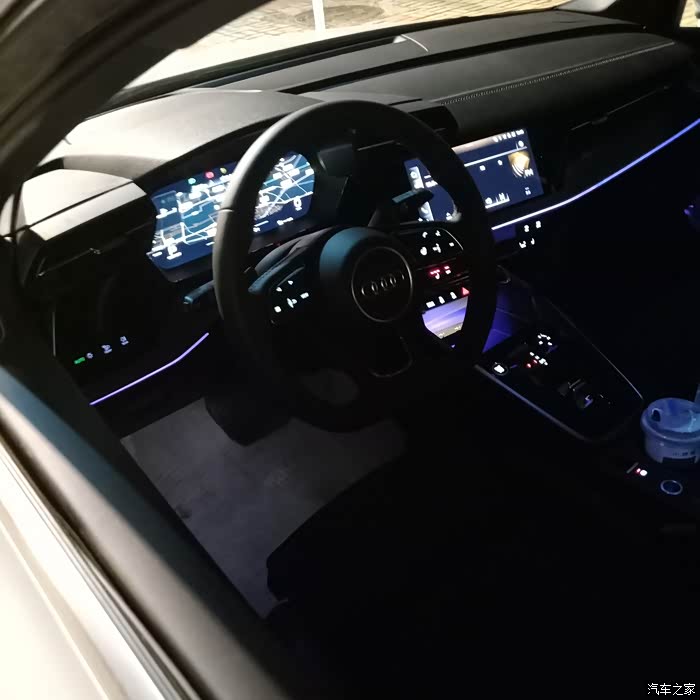 2021款全新奥迪a3sportback夜晚灯光秀街上最靓的仔