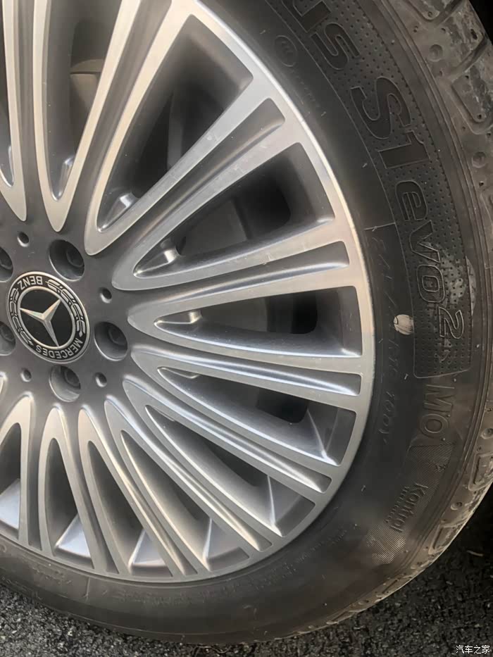 请问奔驰e原厂轮胎是防爆胎吗,为什么我的不是