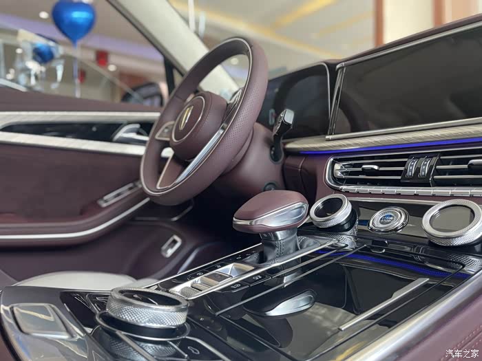 红旗h9四座行政版双拼色设计