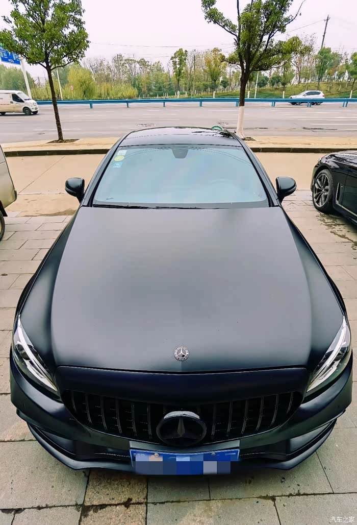 我的秀场第二趴奔驰c200变装黑武士