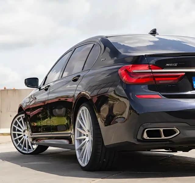 宝马760li改装沃森vfs2轮毂豪华之余带来一丝运动感