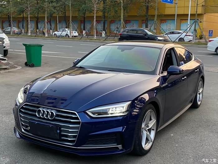 出19年奥迪a5时尚型一辆