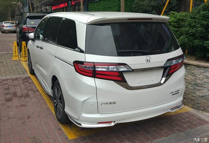 广州出混动奥德赛尊享版白色