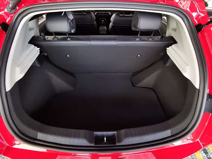 看车展-都市风景线-纯电小钢炮【比亚迪e2】-精致不止一点点