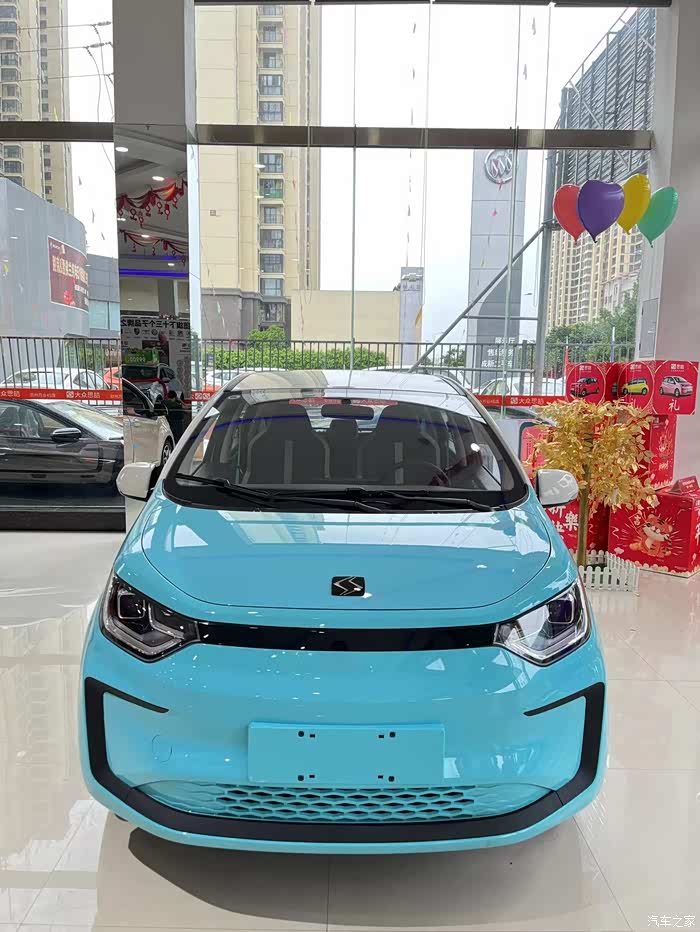 思皓e10x你更喜欢那个颜色