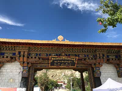 色拉寺大门