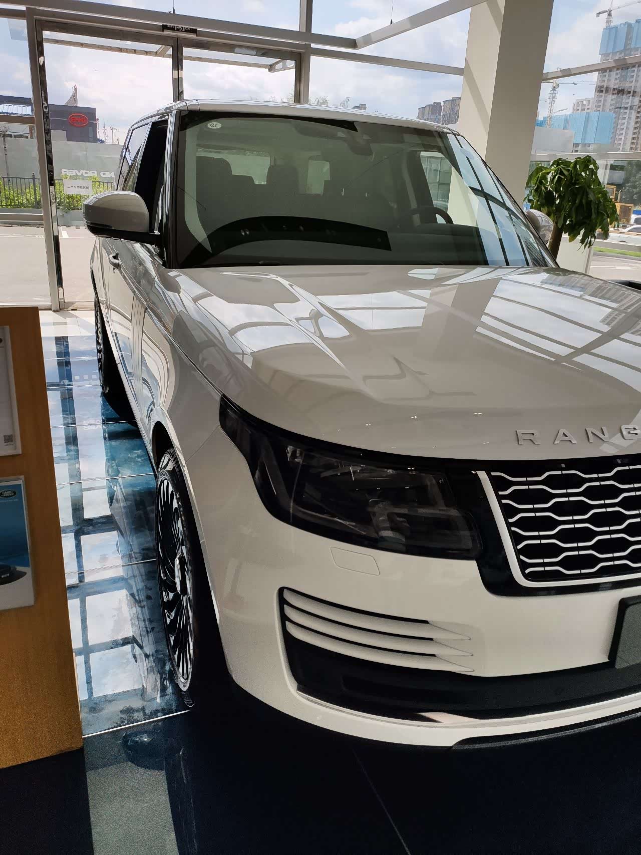 陆虎揽胜,一台最值得男人们拥有的豪华车