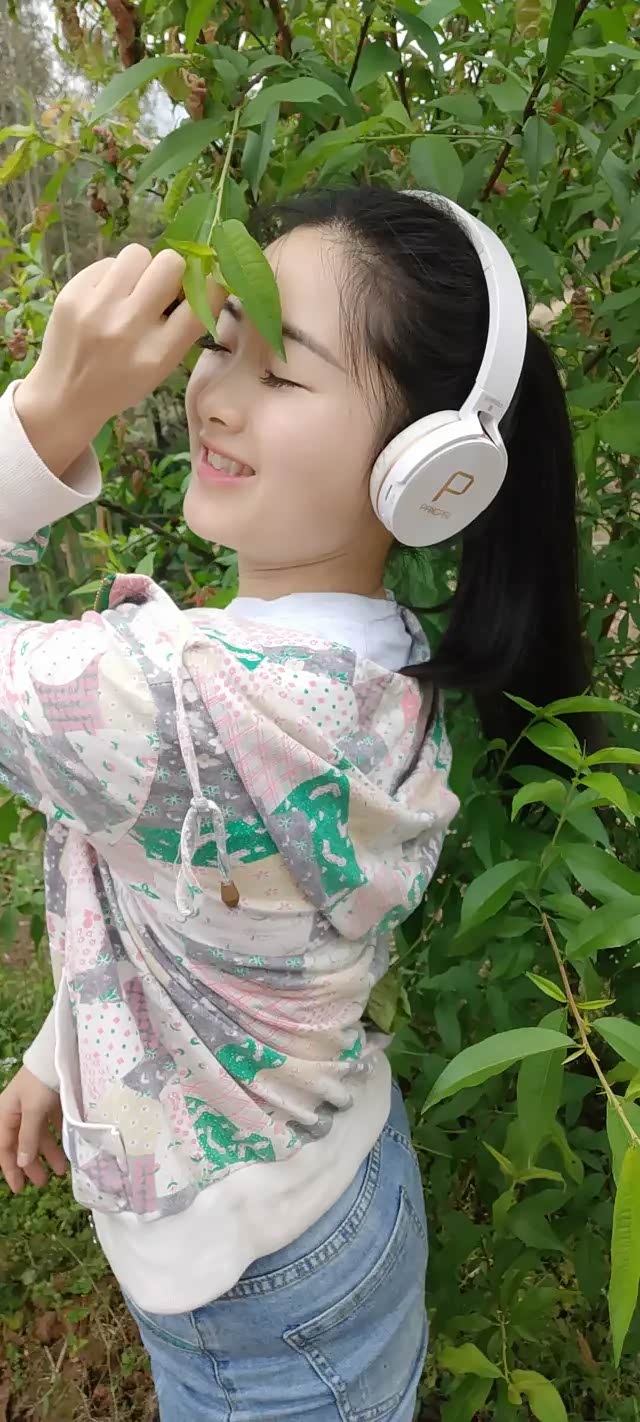 初中生的小妹妹就喜欢搞笑