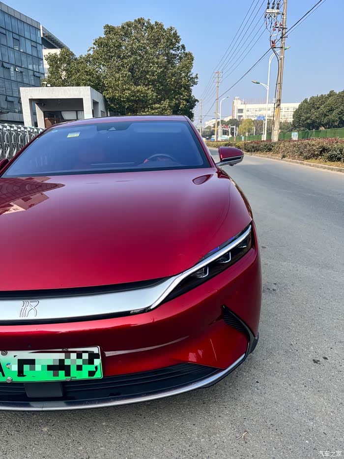 一身红色的汉ev真的太惊艳了