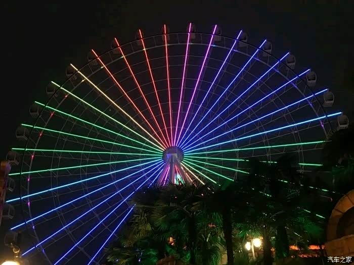 看世间流光溢彩和小欧游览金华灯光璀璨的梦幻谷