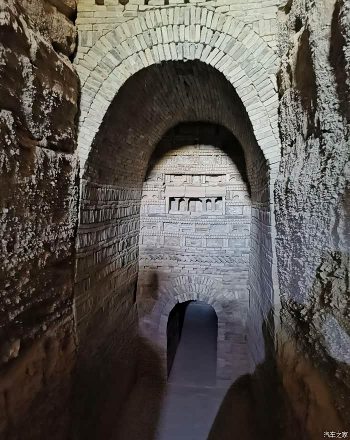 西晋墓位于甘肃敦煌是座夫妻墓可惜被人破坏了没能保存下来