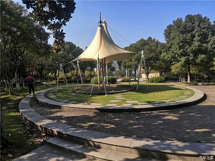 小公园的造型.