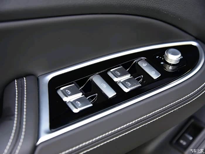 上车后按哪个键可以把门锁上呀.说明书没找到