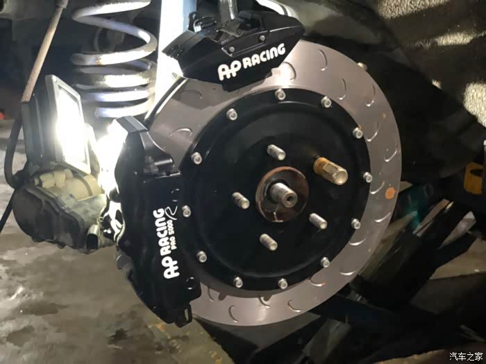 很久没新作品,本次带来(或许)是首台二代后轮双卡钳(申精)