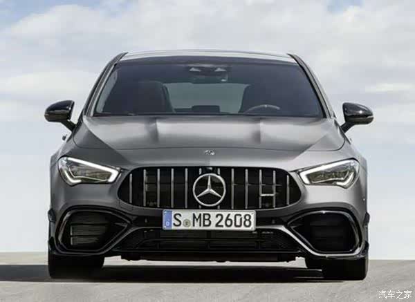 amgcla45s猎装版官图发布四驱带漂移模式