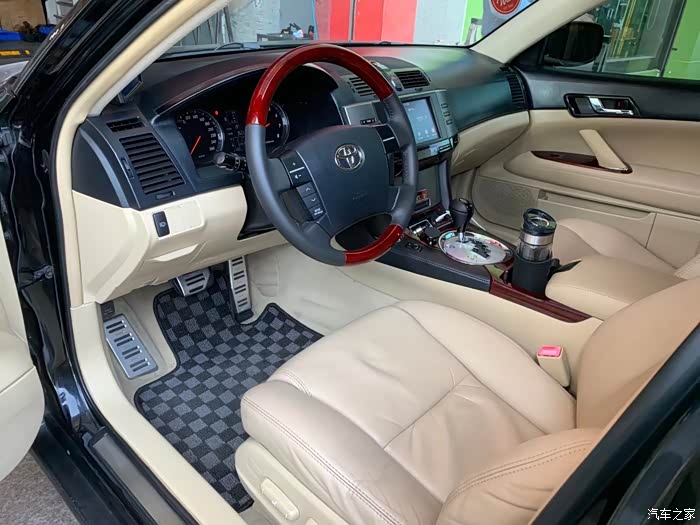 出丰田锐志09年东莞牌