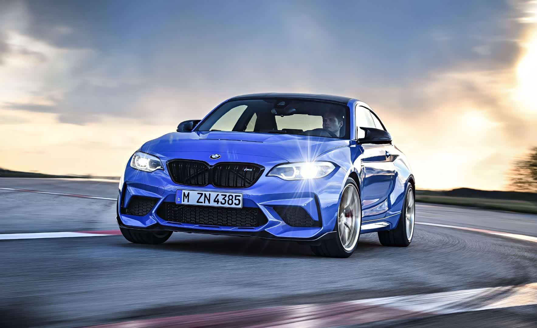 bmw m2 cs 高清大图,拿去做壁纸