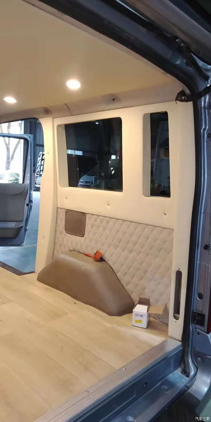 全顺短轴低顶改床车