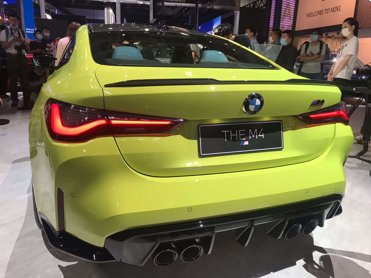 全新宝马m4 大鼻孔设计更加硬核!