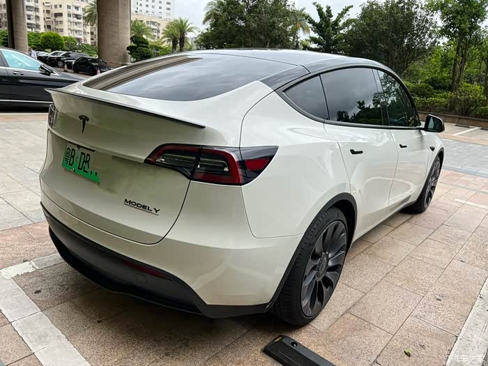 特斯拉modelyp提车一个月作业