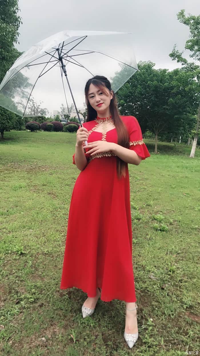 漂亮的小媳妇爱上大家伙